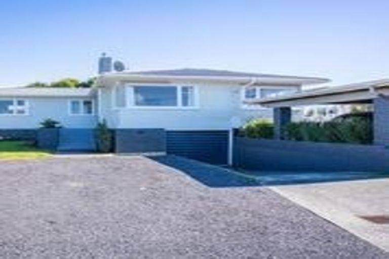 Photo of property in 84a Triangle Road, Massey, Auckland, 0614