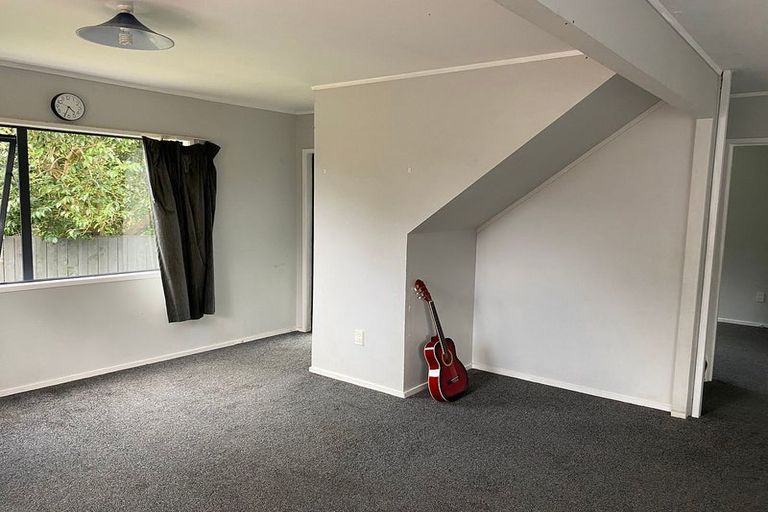 Photo of property in 15 Caspian Close, New Lynn, Auckland, 0600