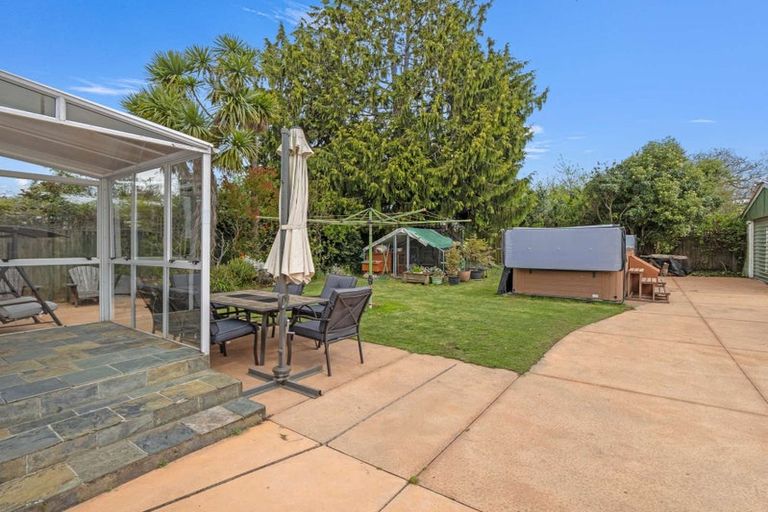 Photo of property in 15 Cleveland Street, Edgeware, Christchurch, 8013