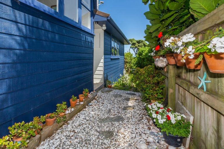 Photo of property in 145 Wellington Road, Paekakariki, 5034