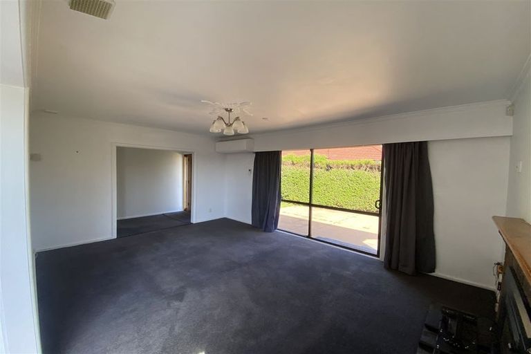 Photo of property in 17 Tuckers Road, Redwood, Christchurch, 8051