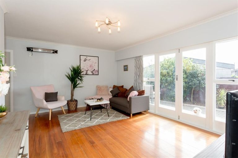 Photo of property in 107 Hargood Street, Woolston, Christchurch, 8062