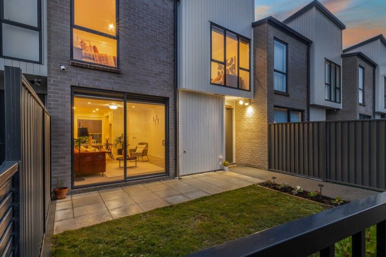 Photo of property in 6 Tokitoki Way, Kenepuru, Porirua, 5022