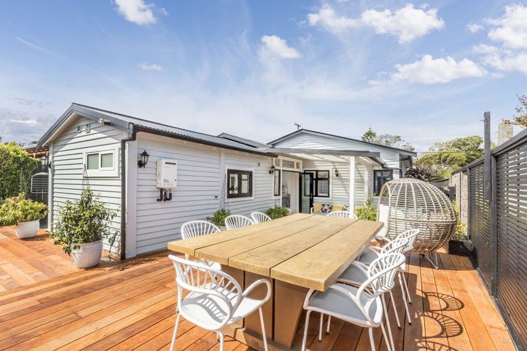 Photo of property in 10 Tarawera Road, Johnsonville, Wellington, 6037