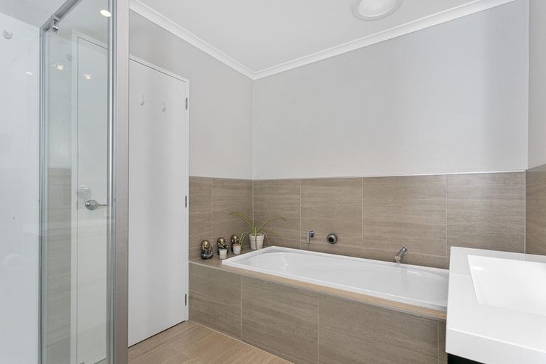 Photo of property in 28 Eyton Kay Road, Hobsonville, Auckland, 0616