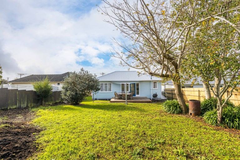 Photo of property in 57 Mould Street, Waitara, 4320