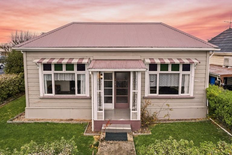 Photo of property in 195 Macandrew Road, South Dunedin, Dunedin, 9012