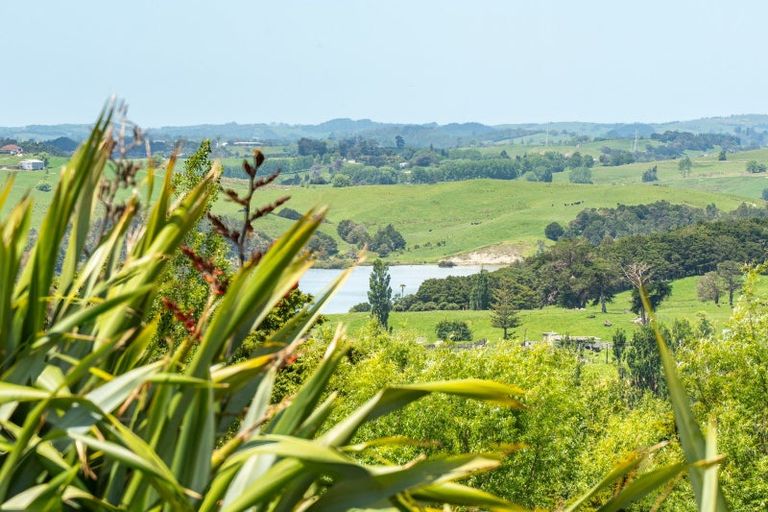 Photo of property in 91 Whaka Street, Maungaturoto, 0520