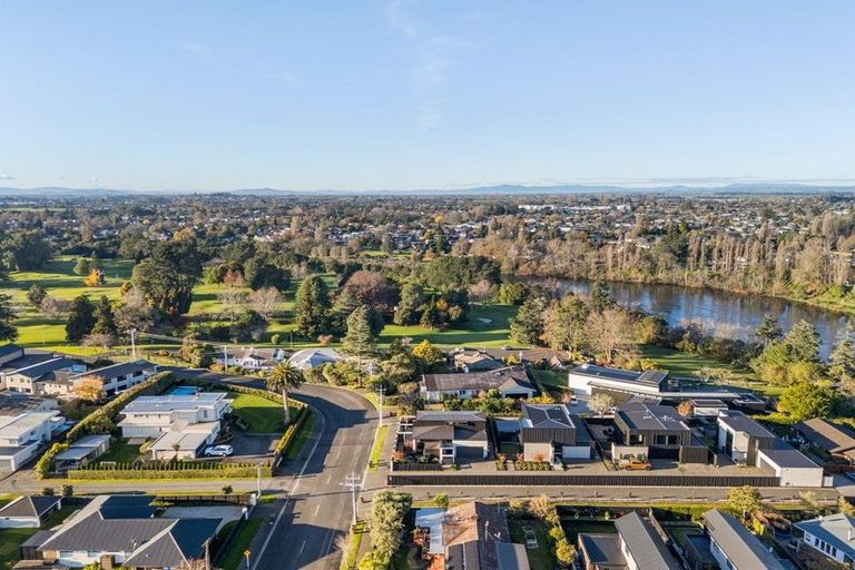 Photo of property in 90a Braid Road, St Andrews, Hamilton, 3200