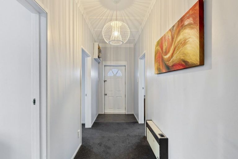 Photo of property in 27 Tukapa Street, Westown, New Plymouth, 4310