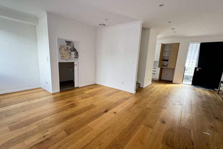 Photo of property in 15 Mahalo Avenue, Wiri, Auckland, 2104