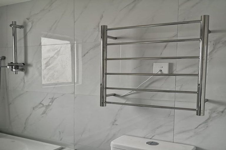 Photo of property in 9b Poruru Close, Papakura, 2110