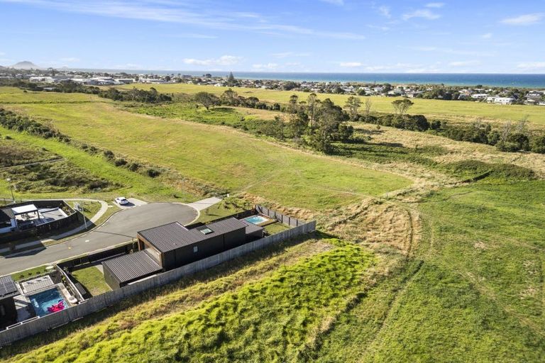 Photo of property in 12 Kuakua Close, Papamoa Beach, Papamoa, 3118