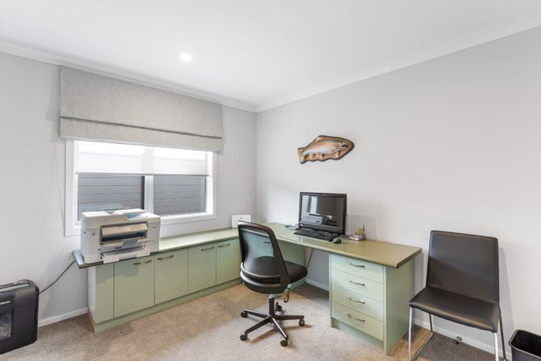 Photo of property in 168 Karuhiruhi Street, Waikanae, 5036