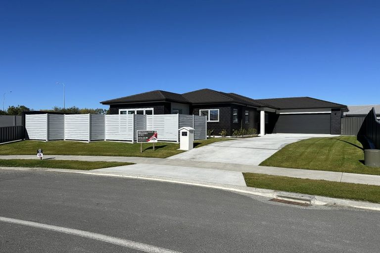 Photo of property in 6 George Yee Place, Taradale, Napier, 4112