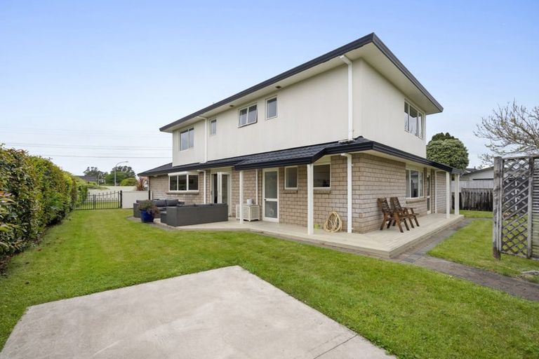 Photo of property in 430 Mangorei Road, Highlands Park, New Plymouth, 4312