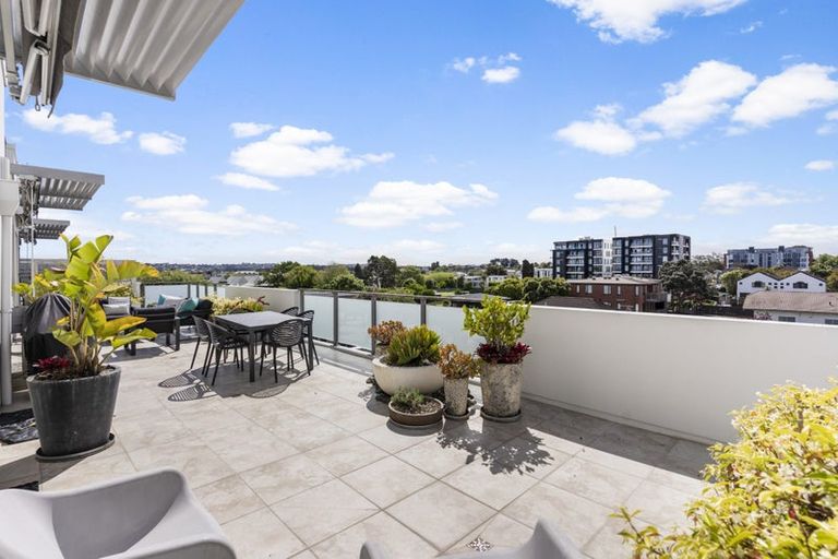 Photo of property in Maison Apartments, 403/16 Huron Street, Takapuna, Auckland, 0622
