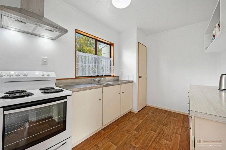 Photo of property in 1/32 Parakai Avenue, Parakai, 0830
