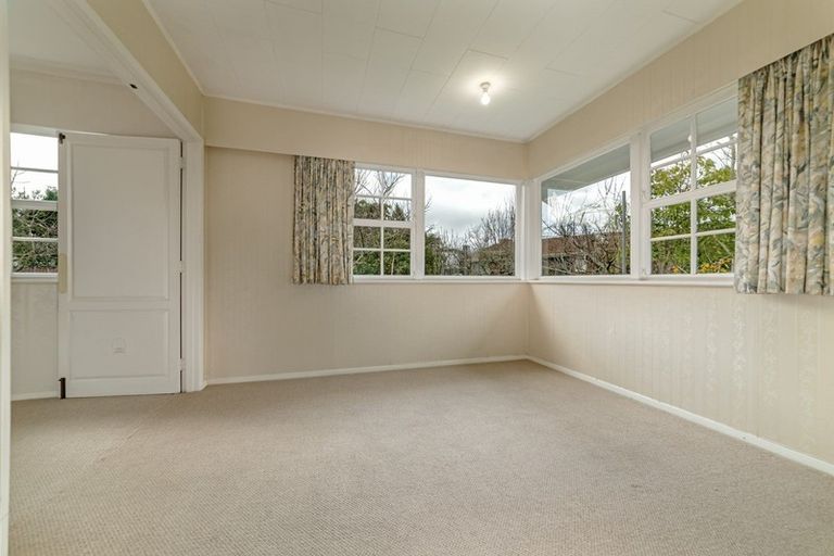 Photo of property in 69 Churchill Avenue, Hokowhitu, Palmerston North, 4410