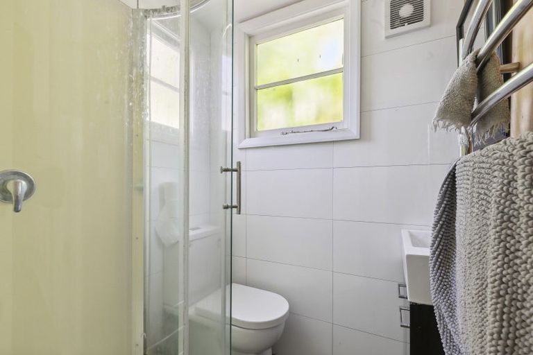 Photo of property in 66 Kelburn Parade, Kelburn, Wellington, 6012