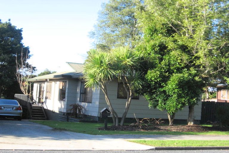 Photo of property in 70 Lawrence Crescent, Hillpark, Auckland, 2102