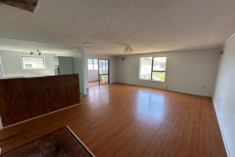 Photo of property in 1/50 Tudor Road, Henderson, Auckland, 0610