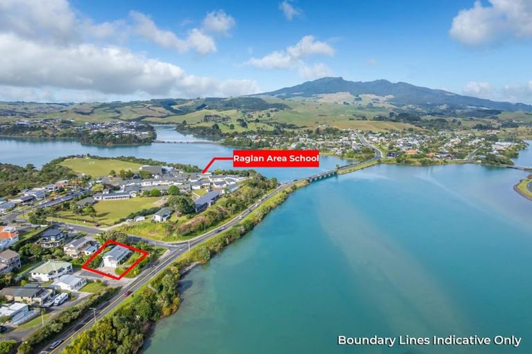 Photo of property in 32 Wainui Road, Raglan, 3225