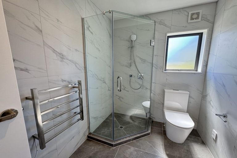 Photo of property in 22c Toru Street, Te Atatu Peninsula, Auckland, 0610