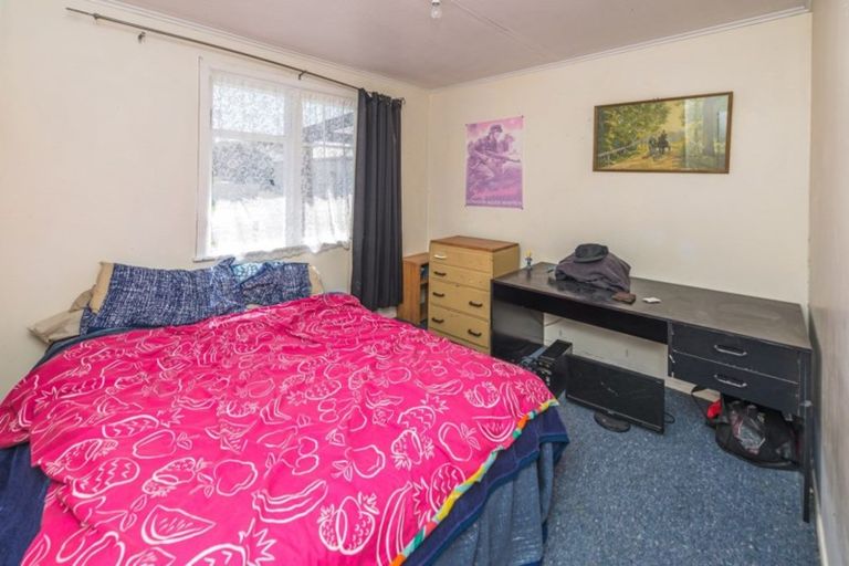 Photo of property in 12 Mosston Road, Castlecliff, Whanganui, 4501