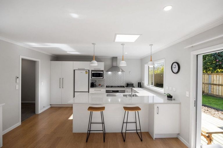 Photo of property in 28c Hamilton Road, Cambridge, 3434