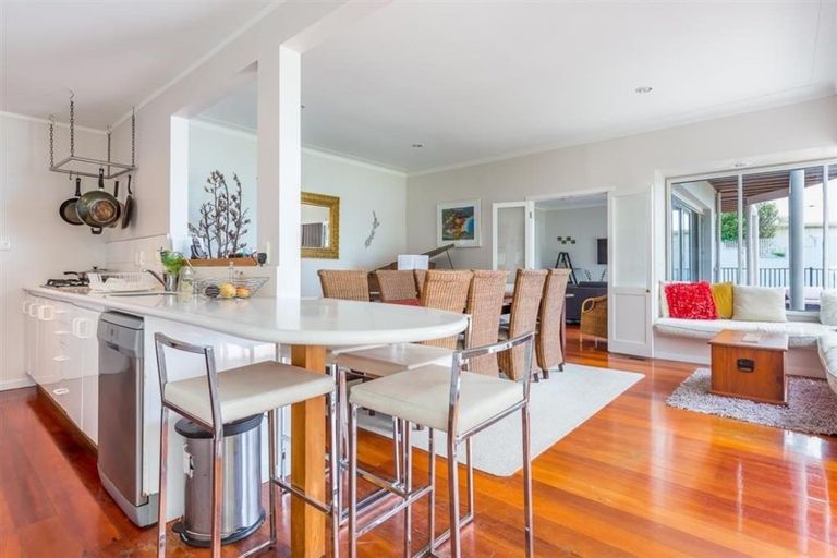 Photo of property in 26 Hamana Street, Narrow Neck, Auckland, 0622