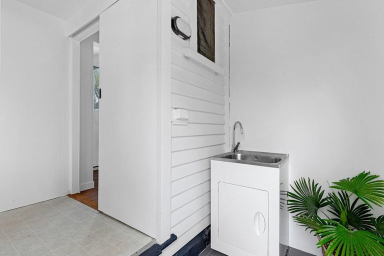 Photo of property in 21 Tilford Street, Woolston, Christchurch, 8062