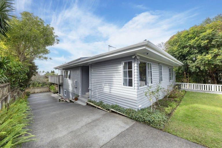 Photo of property in 13 Awhiorangi Promenade, Swanson, Auckland, 0816