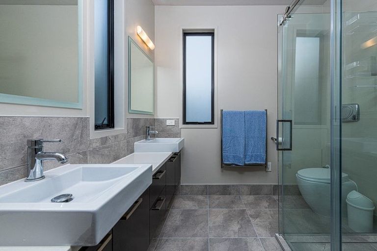 Photo of property in 16 Kahikatea Close, Campbells Bay, Auckland, 0630