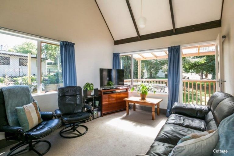 Photo of property in 2067 Taihape Road, Sherenden, Hastings, 4179