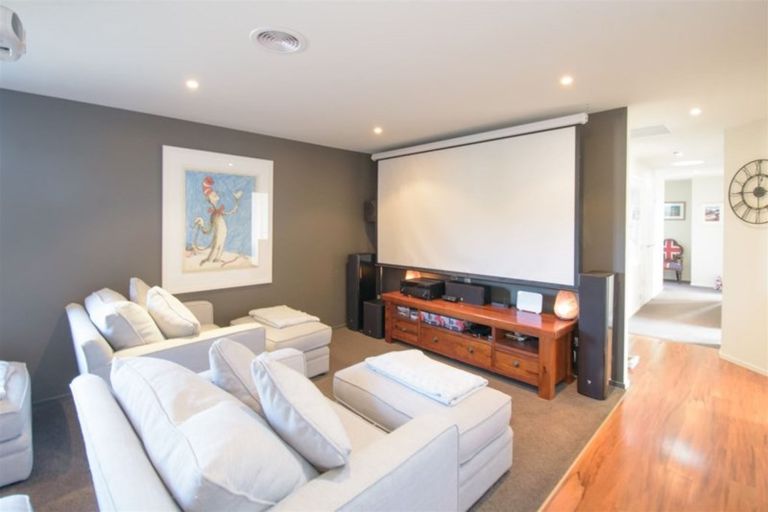 Photo of property in 21 De Bettencor Place, Mount Pisa, Cromwell, 9383