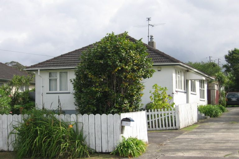Photo of property in 1/3 Hill Crescent, New Lynn, Auckland, 0600