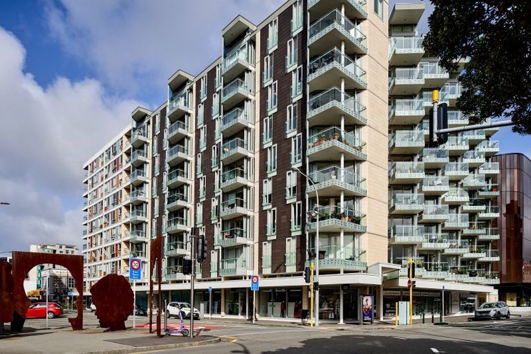 Photo of property in Piermont Apartments, 2h/82 Cable Street, Te Aro, Wellington, 6011