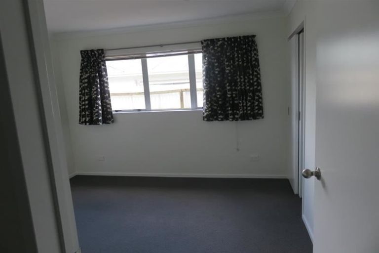 Photo of property in 8b Neeve Place, Taradale, Napier, 4112