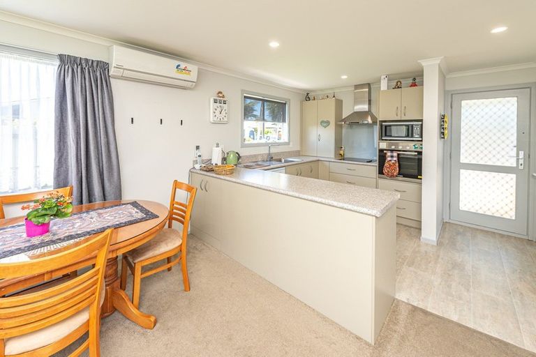 Photo of property in 10a Akepiro Place, Tawhero, Whanganui, 4501