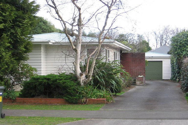 Photo of property in 43 Elmira Avenue, Hokowhitu, Palmerston North, 4410