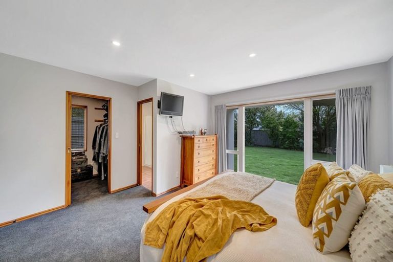 Photo of property in 6 Somerton Rise, Westmorland, Christchurch, 8025