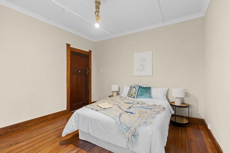 Photo of property in 11 Woodleigh Street, Frankleigh Park, New Plymouth, 4310