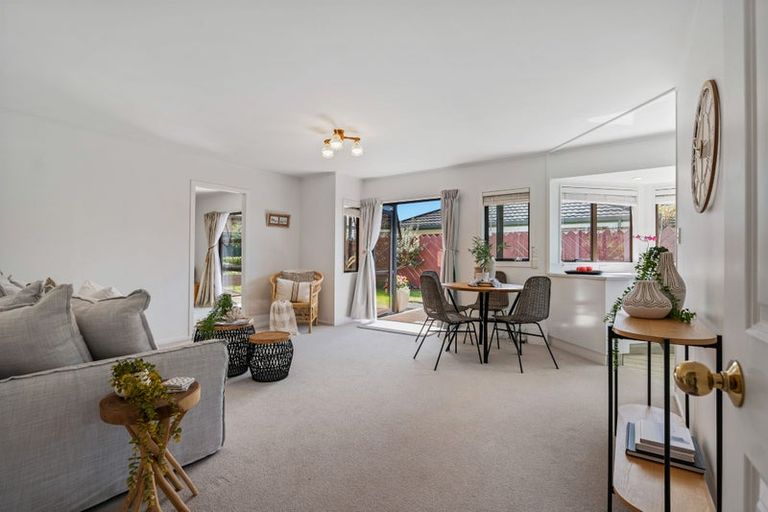 Photo of property in 26 Settlers Grove, Orewa, 0931