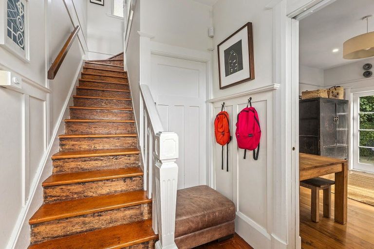 Photo of property in 40 Ngaio Road, Kelburn, Wellington, 6012