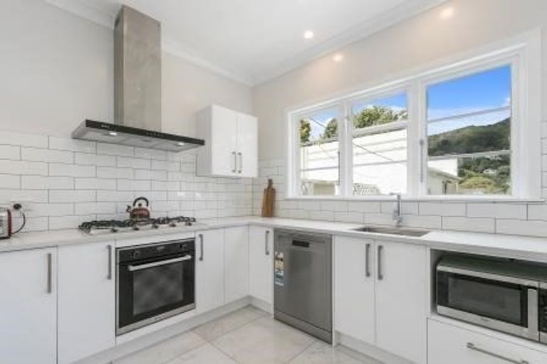 Photo of property in 312 Waiwhetu Road, Fairfield, Lower Hutt, 5011