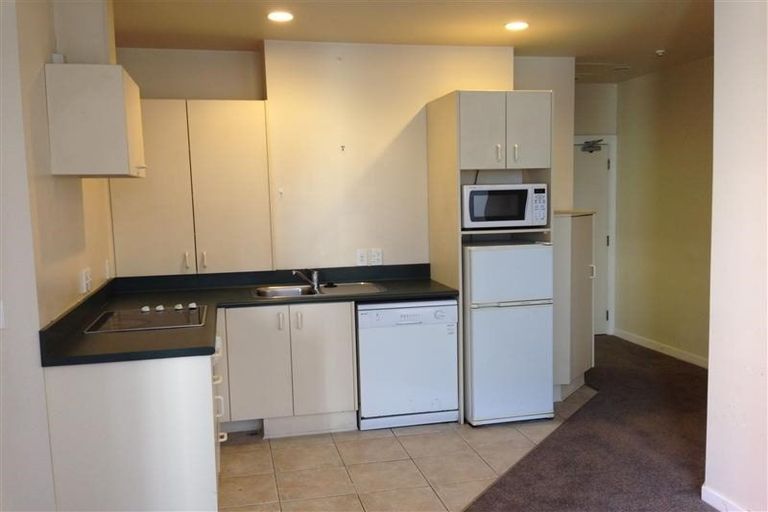 Photo of property in Terrace Tower Apartments, 7b/126 The Terrace, Wellington Central, Wellington, 6011