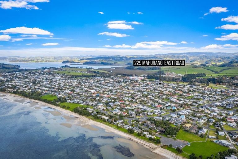 Photo of property in 229 Mahurangi East Road, Snells Beach, 0920