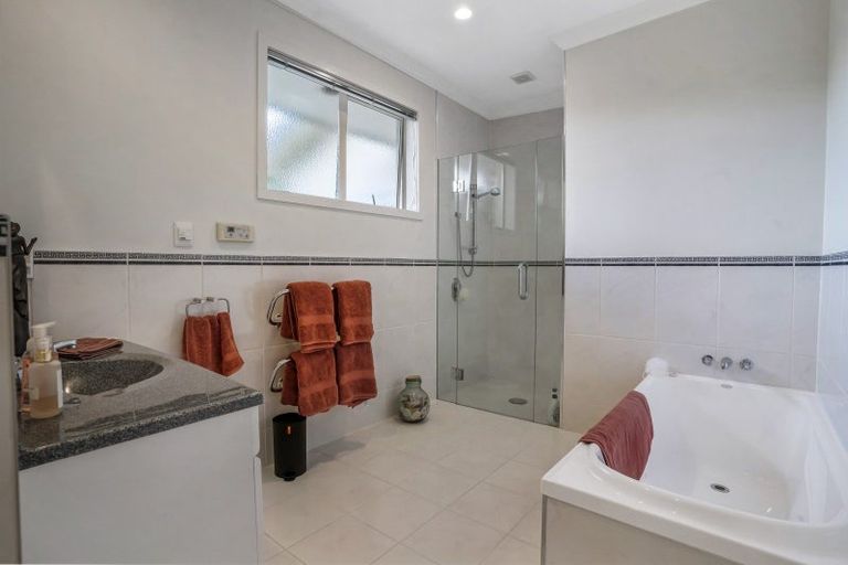 Photo of property in 71 Welsh Road, Winton, 9720