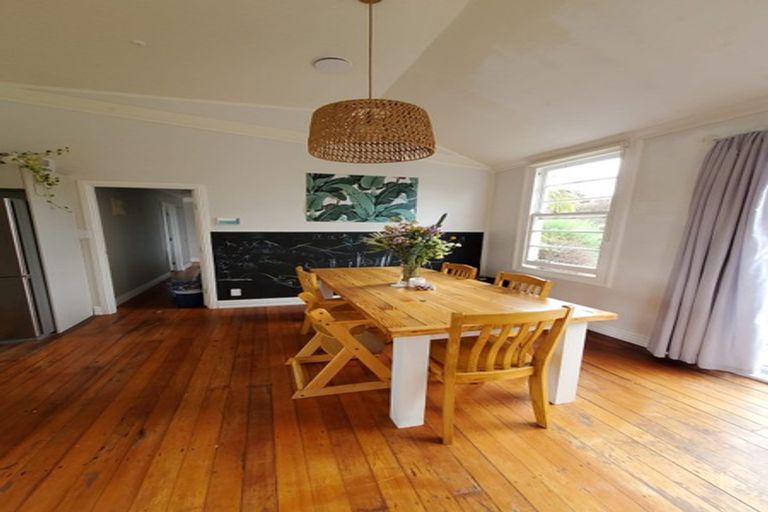 Photo of property in 57a Springs Road, Parakai, 0830